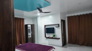 Hotel Yuvraj heavens - 0