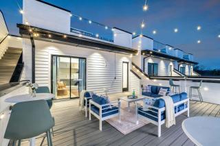 NEW Nash Eras - 15 Beds - Hot Tub on Rooftop Deck - 1