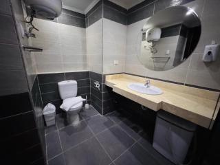 The Queen T Suites Resort - 5