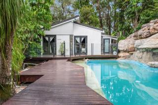Leafy 1BR Retreat with Pool and Parking in Daisy Hill - 5
