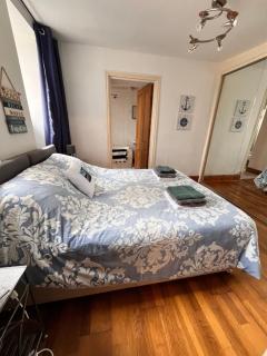 Lovely apartment 2 Wharf House Porthmadog harbour side Views to mountains and Festiniog Highland Railway - 4