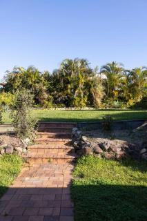 3BR Thornlands Home with Large Yard and Patio - 1