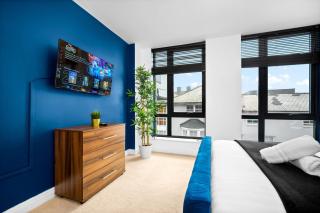 Stylish Two Bed Apartment - City Centre - Parking - Bedroom TV 32L - 1