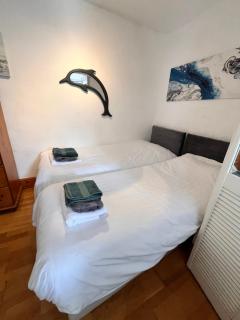 Lovely apartment 2 Wharf House Porthmadog harbour side Views to mountains and Festiniog Highland Railway - 1