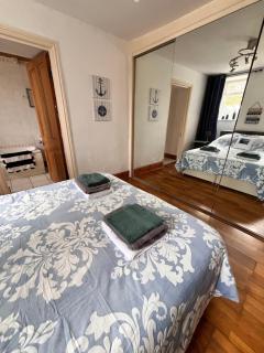 Lovely apartment 2 Wharf House Porthmadog harbour side Views to mountains and Festiniog Highland Railway - 3