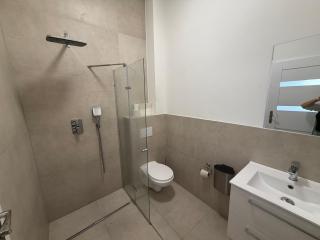 1 Room - 1