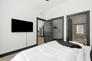 The Luxury Station ATL Luxury 2BR King Suite with Pool - 5