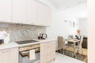 Angel Plaza Deluxe Apartment by BookingHost - 1