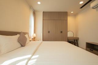 Mayfair Suites - 4