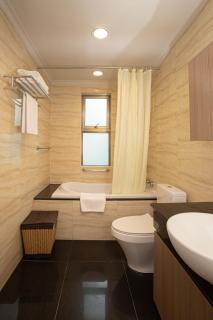 Mayfair Suites - 7