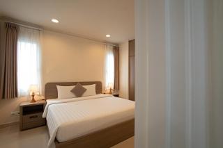 Mayfair Suites - 8