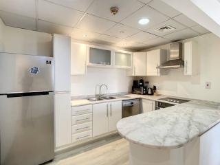 Vacationer Holiday Homes I Lux 2 Bed I Stunning Sea View I Steps to JBR Beach I Sadaf 6 - 3
