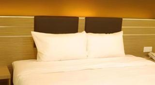 GM Holiday Hotel - 2