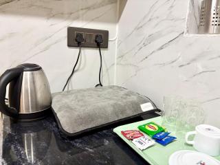 Red Flag Serene Stay Near Pallasio Mall Ekana - 9