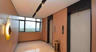 IU Hotel Zhengzhou Lvcheng Square Metro Station - 6