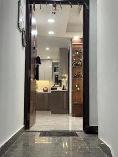 Luxury 3BHK, Walk to Yashobhoomi, 10 Min Airport - 3