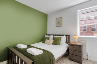 3BR | Theatre Royal & Market Square | Nottingham - 0