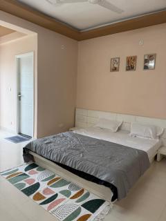 The Aurelia Stays - 7