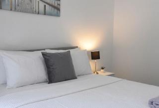 5 Bedroom Sleeps 14 Near University, Cathedral - 5