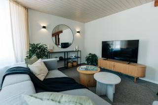 Grand Host Central Suite 1 -120 sqm Free Parking & near Congress Centre - 0