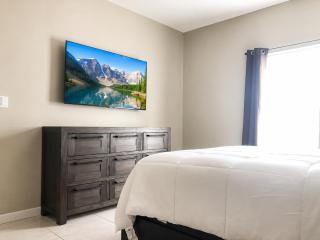 Relax & Enjoy In Our Spacious Townhome Getaway A - 2