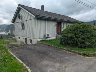 Kjellerleilighet med utsikt - 2