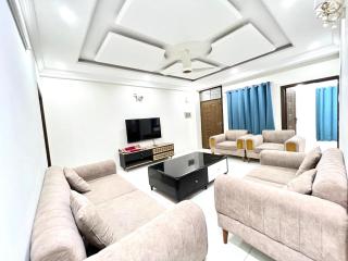 Luxury Apartment - 8