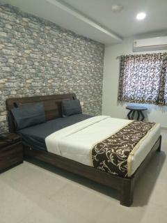 Hotel Patel's Inn - 2