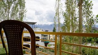 Green View Hotel - 2
