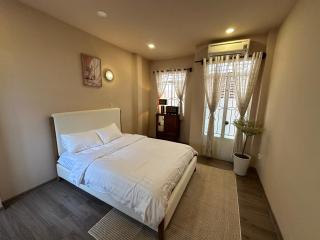 The 76 Courtyard House - 3