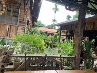 Habiatan's Homestay & Restobar - 4