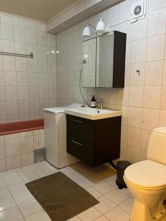 Cozy Studio Apartment - Free Parking & WiFi - 4