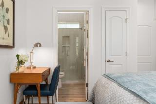 Steps to ND Stadium Luxury 6BR5BA Sleeps 14 - 2