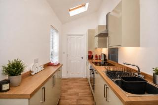 Henry Court Apartment 3 - 4