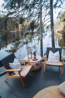 Spectalular glass-iglo suite by a fairytale lake - 2