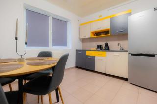 Modern Apartment Near Deta Thermal - 3