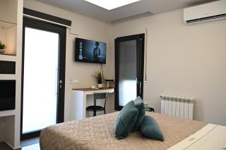 Kleos Luxury Rooms - 7