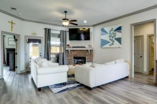 Updated Home w/ Outdoor Entertainment in Gonzales! - 5