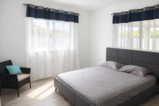 Casa 2 Independiente en Residencial con Piscina - 2