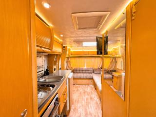 Noma Caravans - A Luxury Caravan Stay in the Drizzling Outdoors - 4