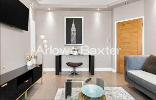 Modern 3 Bed Home in West Dulwich, Sleeps 5 - 2