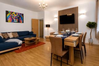Cavern Quarter Apartment - Pool & Ping Pong by Charming Apartments - 9