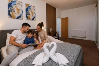 Cavern Quarter Apartment - Pool & Ping Pong by Charming Apartments - 8