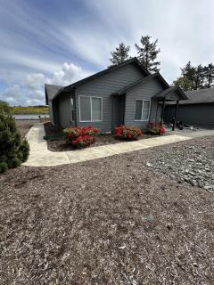 Gearhart Lakefront Oasis - 0