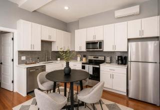 Findlay Market Suite 6 - For 4 - 9