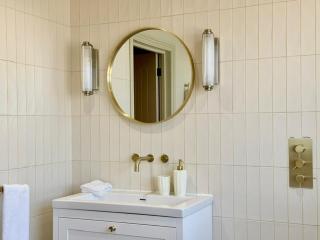 Luxury Countryside Apartment Wokingham - 5