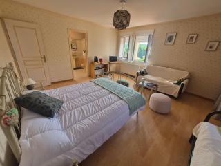 Chambre privée, terrasse et jardin à Luzech - 1