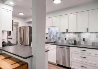 Modern Village Condo Near Ski Lifts - 8
