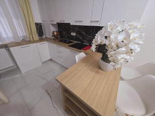 Stefan Promenada Family Studio - Swimming Pool & Beach - 3