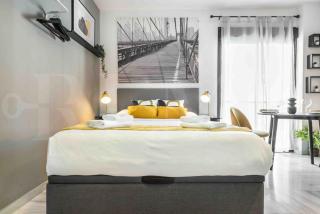 Modern Studio with Private Rooftop Terrace by REMS - 3